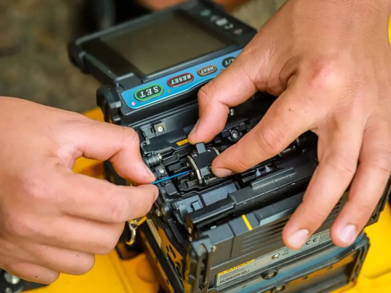 Spleissgerät beim Einsatz